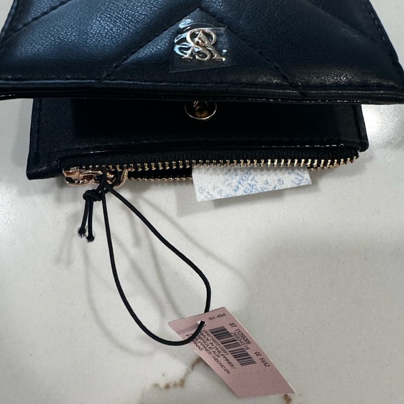 NWT NEW IN PACKAGE VS CARD CASE BLACK 🖤 - Picture 3 of 3